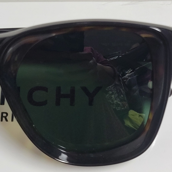 Givenchy GV 7074/S Sunglasses. main image 10